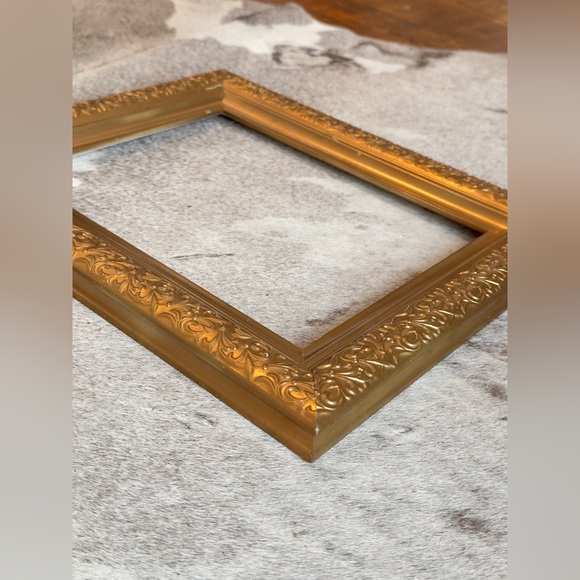 VINTAGE Shabby Chic Gold Empty Frame 11”x14” Opening 8”x10” - Picture 5 of 16